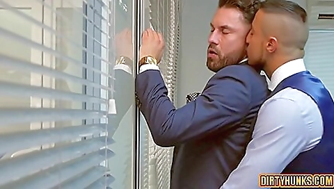 Muscle Homo Butthole Job With Cumshot